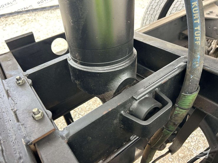 2022-kenworth-t880-image-12