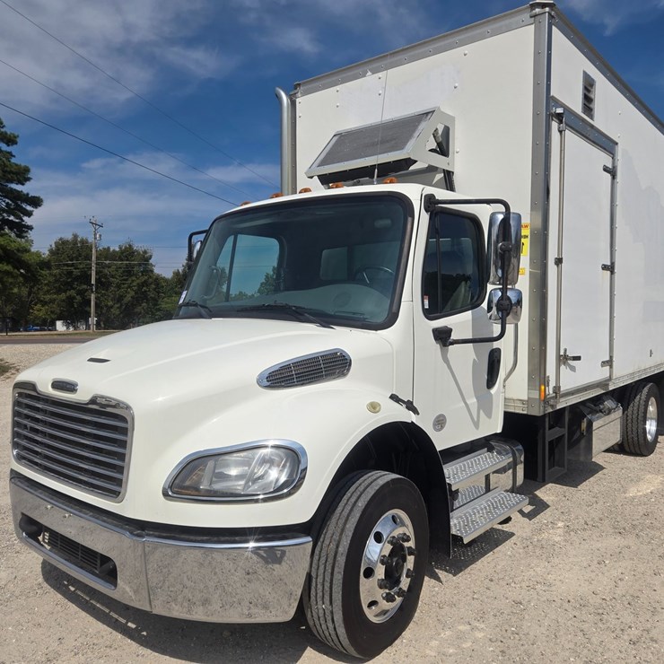 2019 FREIGHTLINER M2 106