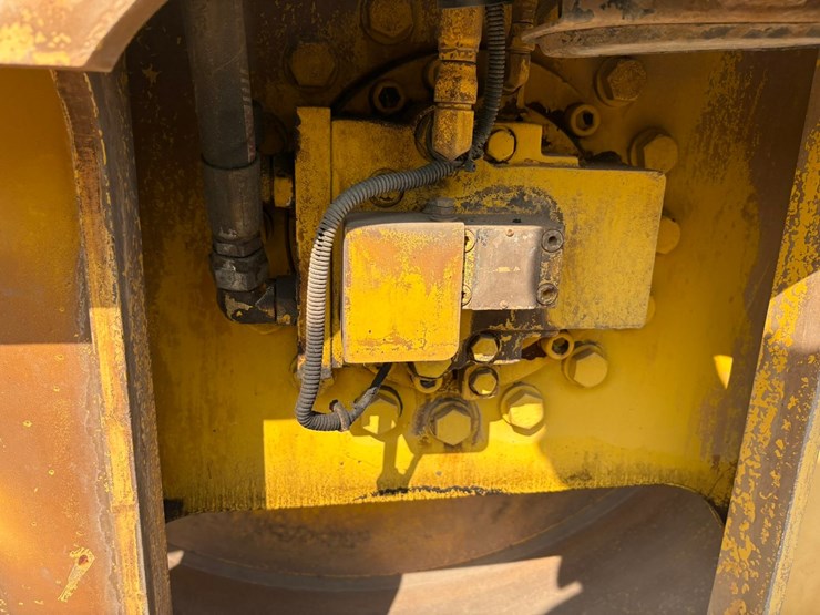 #2410-•-2015-sakia-sw880-double-drum-smooth-roller-compactor-image-68