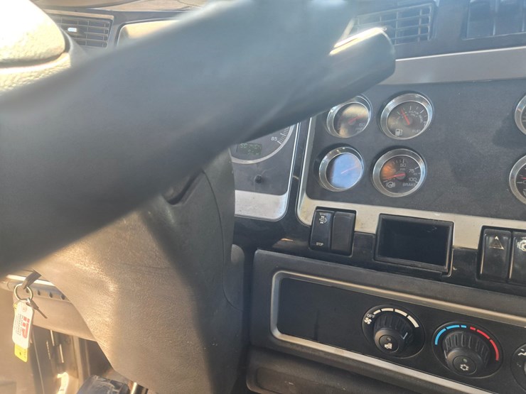 2008-kenworth-t800-image-56