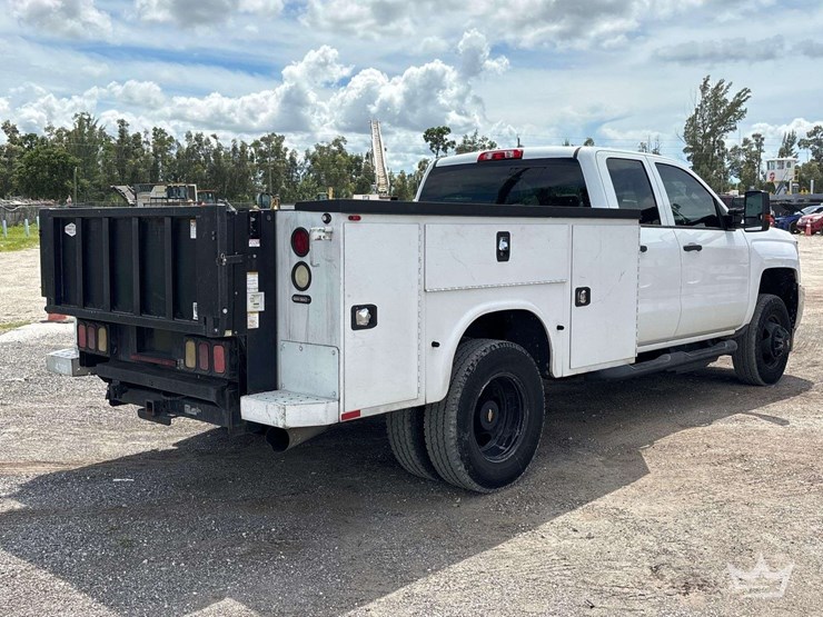 2018-chevrolet-silverado-3500-image-3