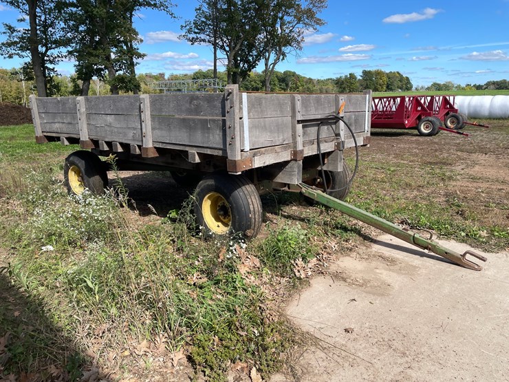 #1610-•-hydraulic-dump-wagon-on-john-deere-running-gear-image-3