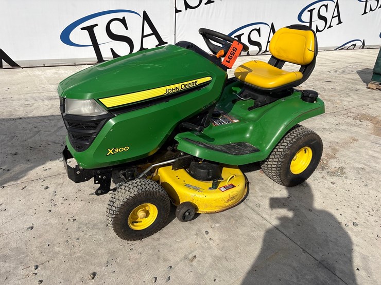 john-deere-x300-image-1