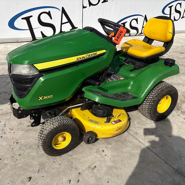 JOHN DEERE X300
