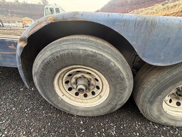 #2524-•-22'-tilt-bed-equipment-trailer-image-22