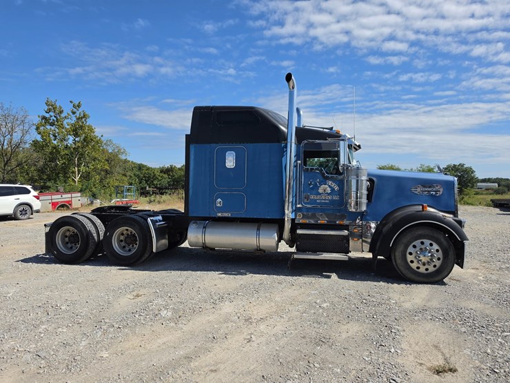 2003-kenworth-w900-image-26