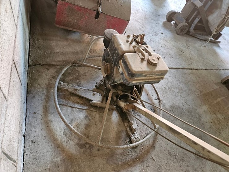#8771-•-concrete-finisher-image-12
