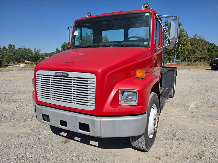 1997-freightliner-fl70-image-1