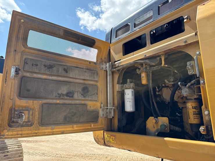 2012-caterpillar-c13-image-53