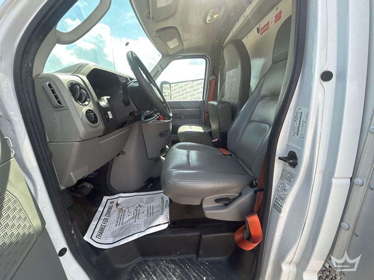2019-ford-e350-image-17