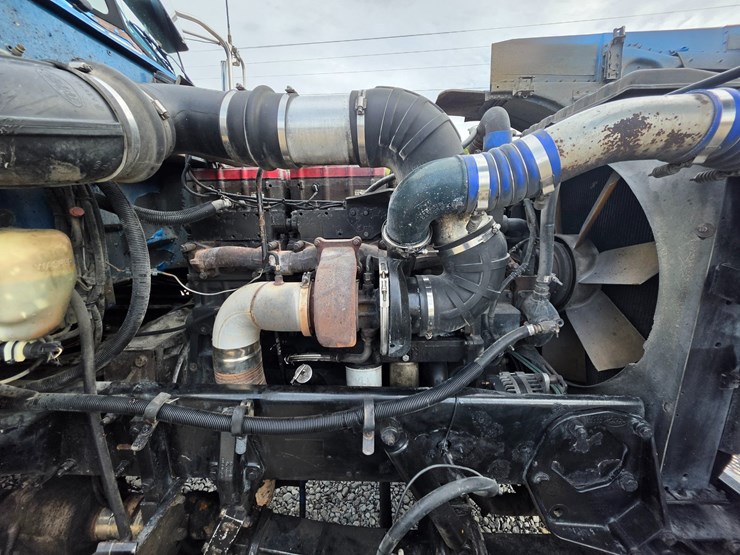 2005-peterbilt-379-image-44