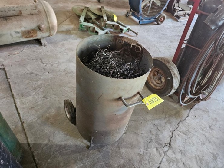 #8787-•-sand-blast-pot-scrap-bin-image-4