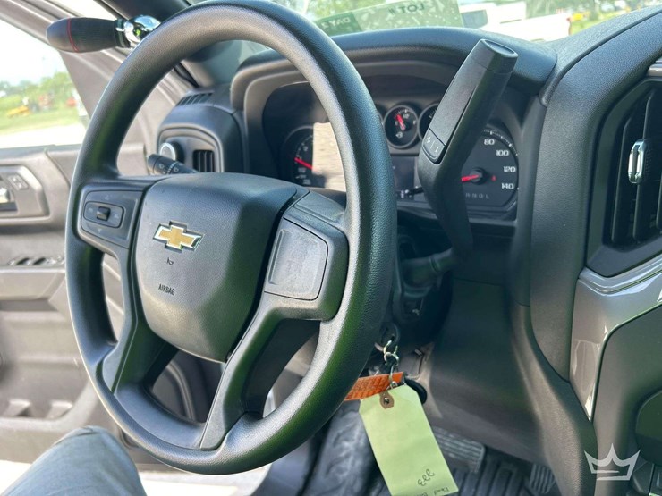 2022-chevrolet-silverado-1500-image-12