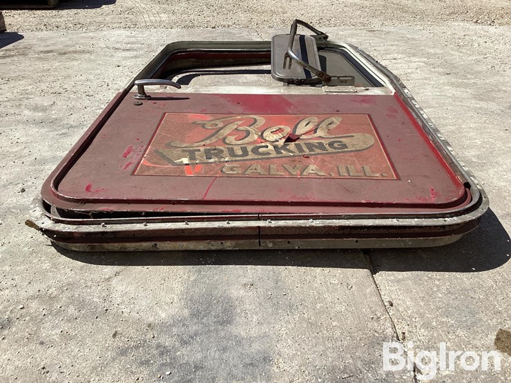 kenworth-pre-1972-top-handle-front-passenger-side-door-image-20