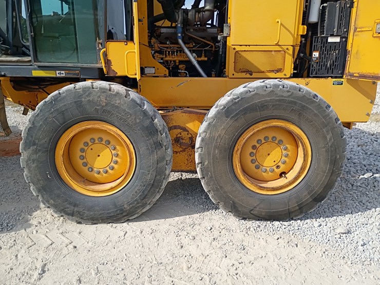 2008-deere-670d-image-99