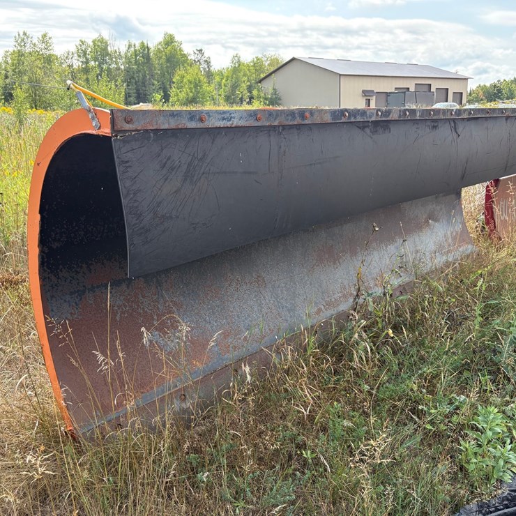 #3229 • Monroe MP48R12 Snowplow