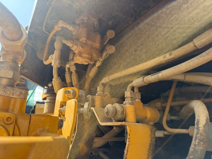 2017-caterpillar-988k-image-56