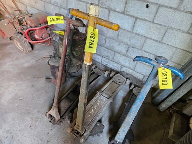 #8764-•-walker-4-ton-floor-jack-image-5