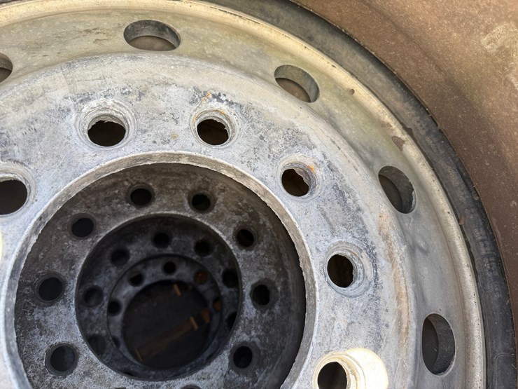 #1621-•-lot-(4)-used-tires/aluminum-wheels-11r24.5-image-6