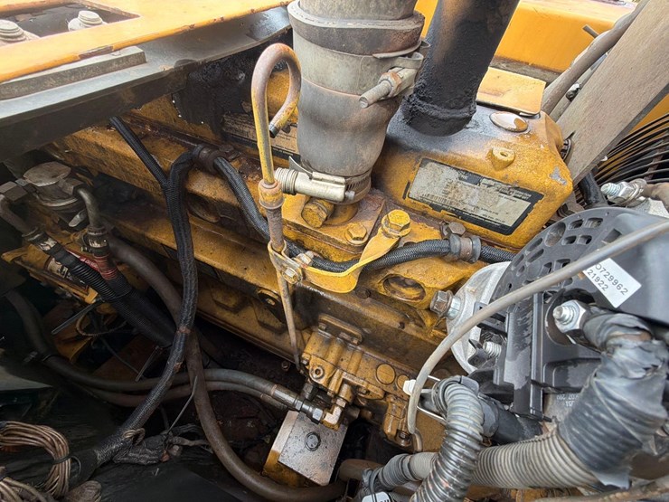 deere-200d-lc-image-25