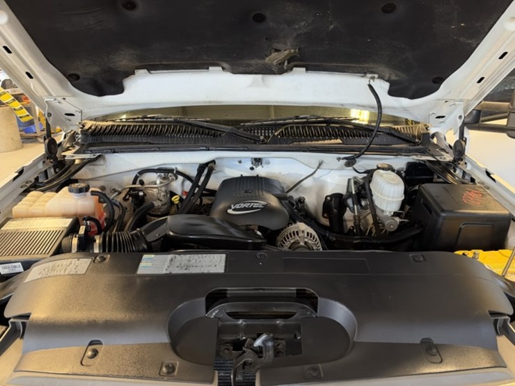 2003-chevrolet-silverado-p/u-image-11