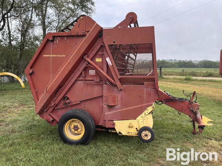 new-holland-851-image-4