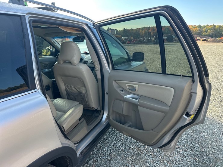 2004-volvo-xc90-image-27