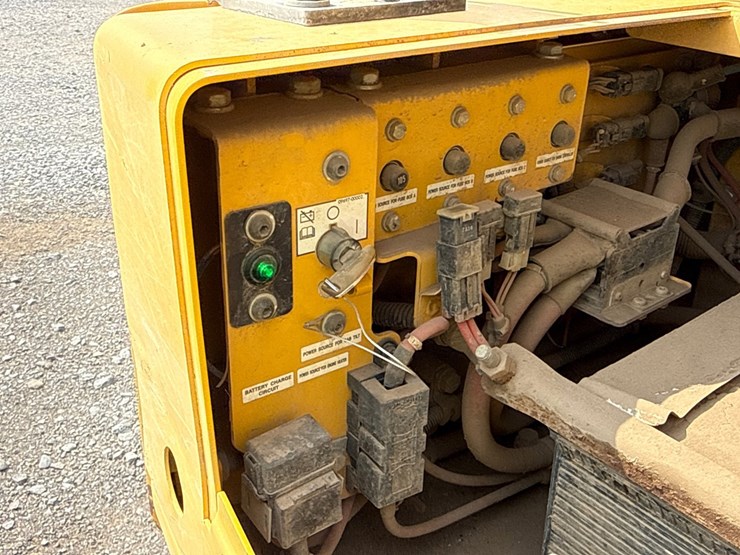 2018-komatsu-hm400-5-image-27
