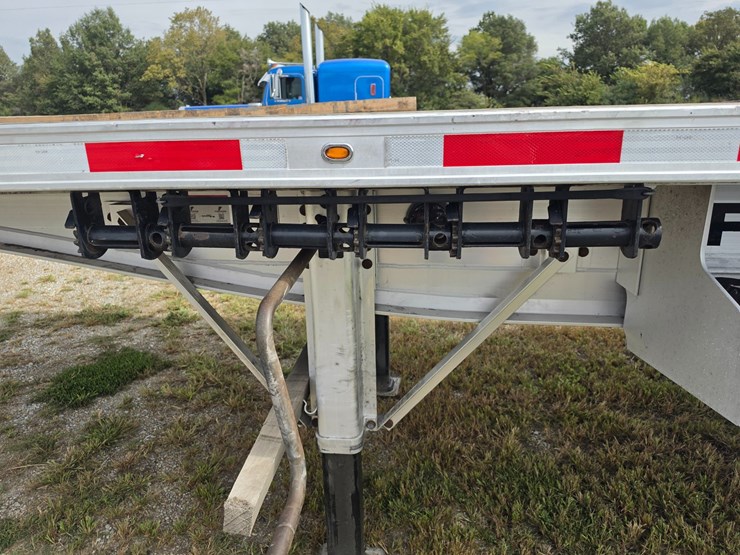 2023-fontaine-flat-bed-trailer-image-30