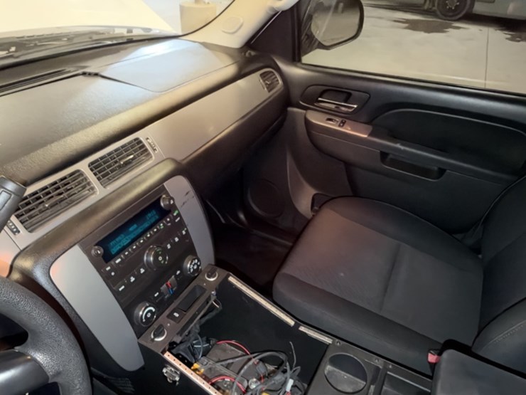 2014-chevrolet-tahoe-image-19
