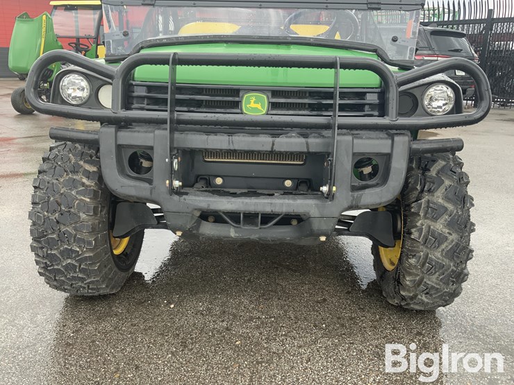 2022-john-deere-gator-image-9