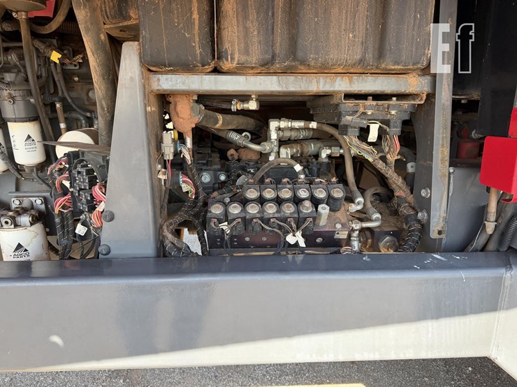2015-massey-ferguson-wr9870-image-23