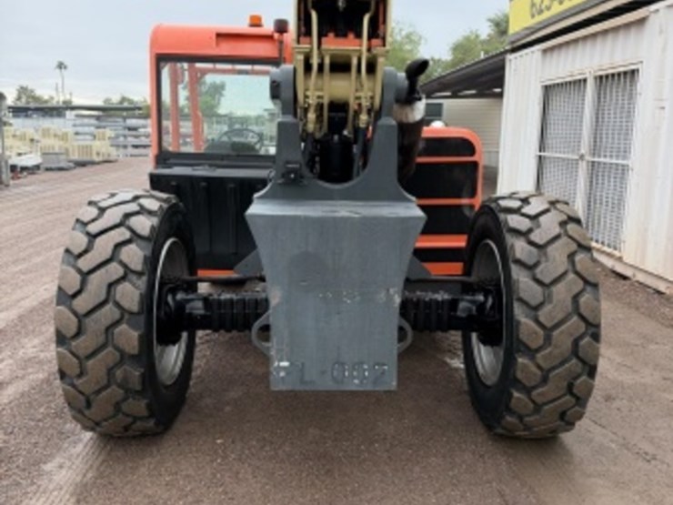 2012-jlg-g9-43a-image-7