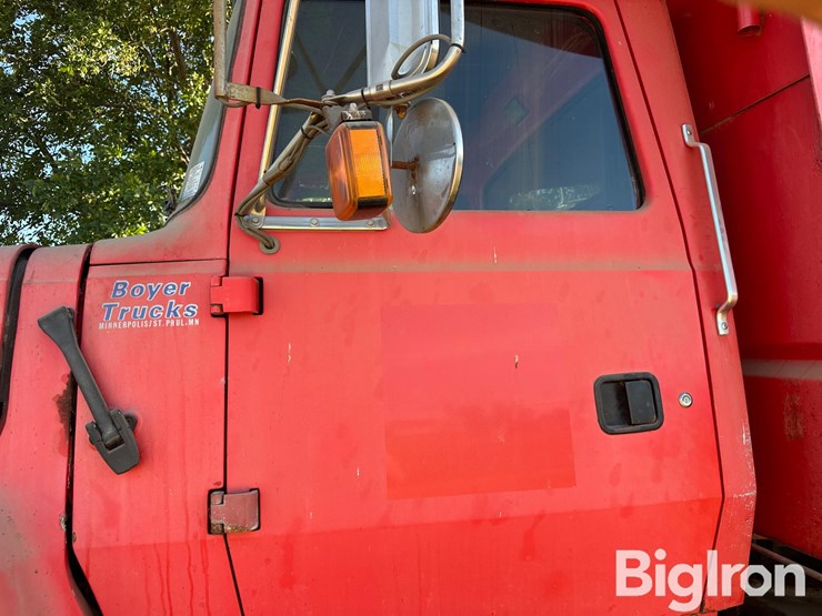 1995-ford-l9000-image-8