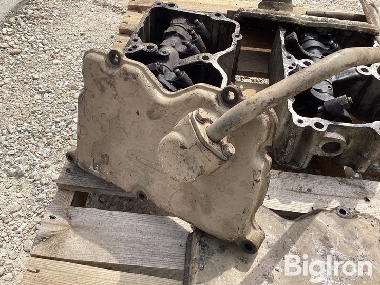 cummins-small-cam-rocker-box-image-11