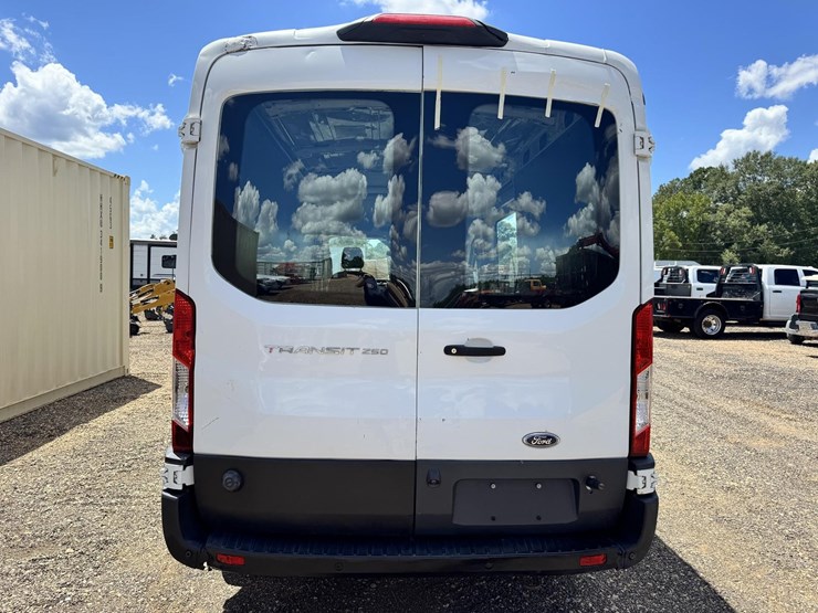 2020-ford-transit-image-3