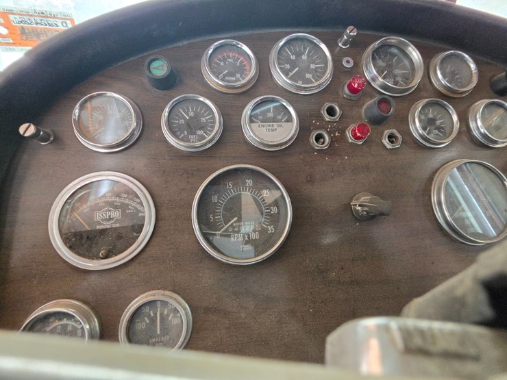#25275-•-1980-peterbilt-359-day-cab-truck-image-34