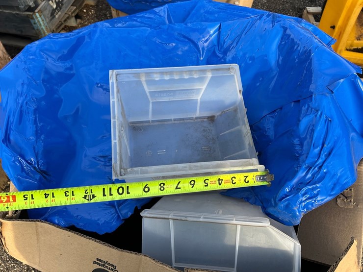 #2786-•-box-of-hardware-bins-image-3