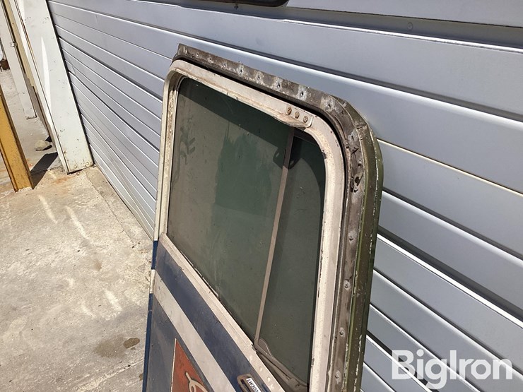 kenworth-bottom-latch-passenger-side-door-image-20