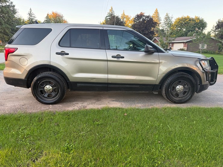 2016-ford-explorer-police-interceptor-image-6