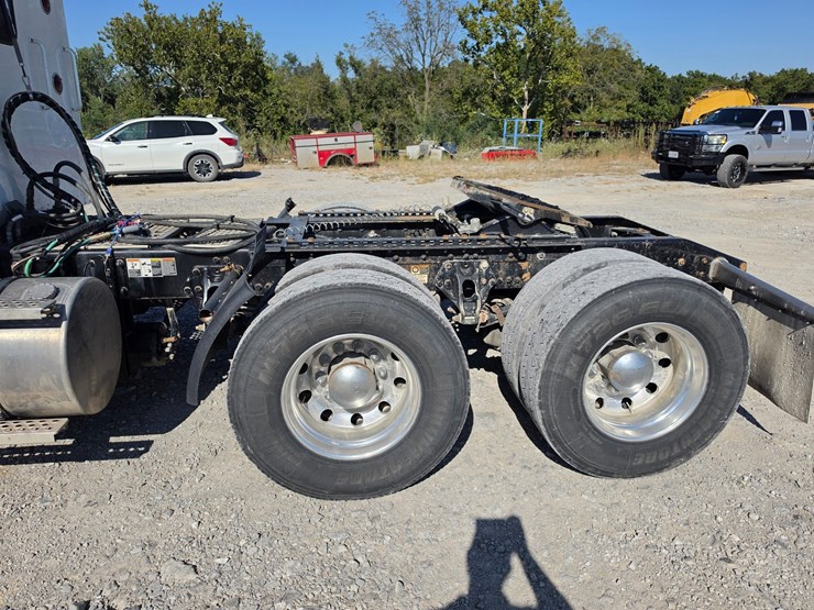 2018-kenworth-t800-image-95