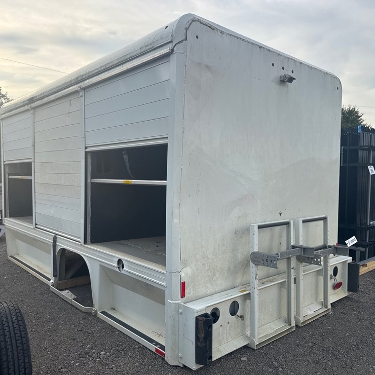 #6072 • MICKEY 14' SERVICE BED