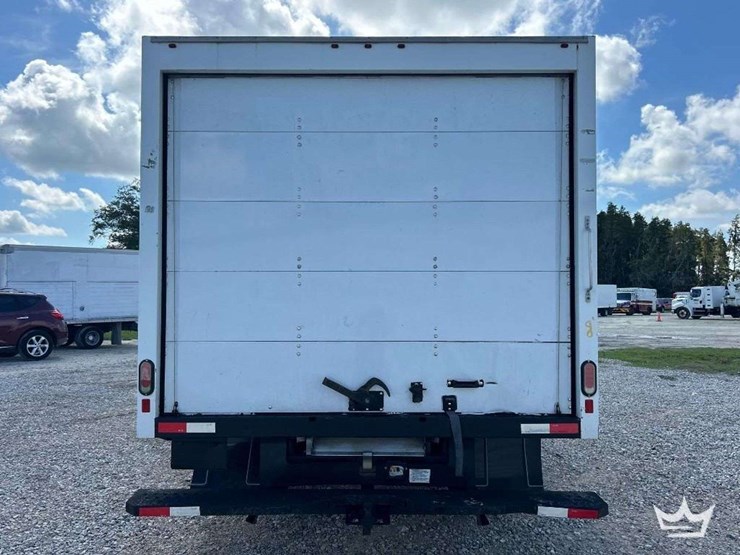 2019-ford-e350-image-28
