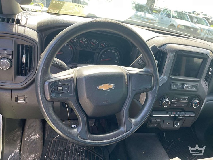 2019-chevrolet-silverado-1500-image-26