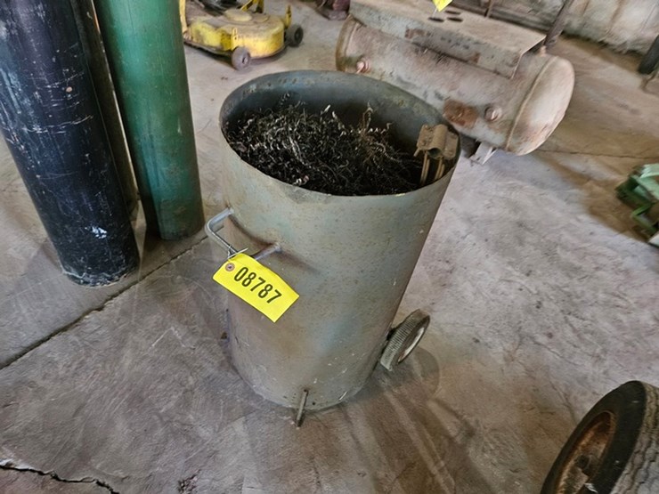 #8787-•-sand-blast-pot-scrap-bin-image-1