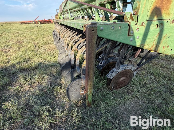 john-deere-520-image-17