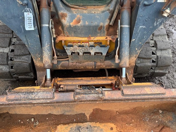 2017-deere-323e-image-11