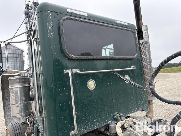 2013-peterbilt-388-image-9