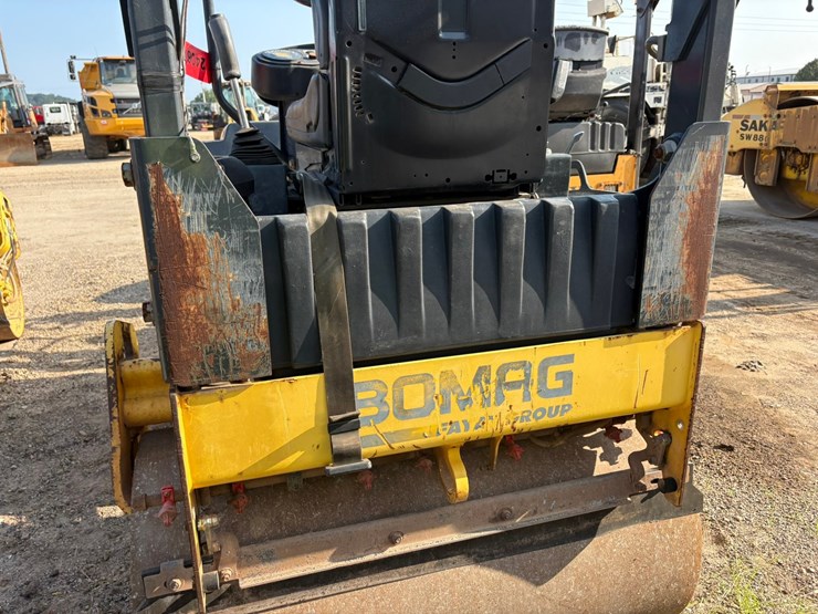 2012-bomag-bw120ad-4-image-11