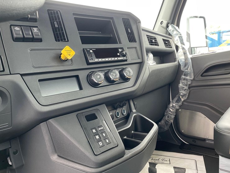 2026-peterbilt-536-image-24